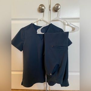 Figs scrub set dark harbor